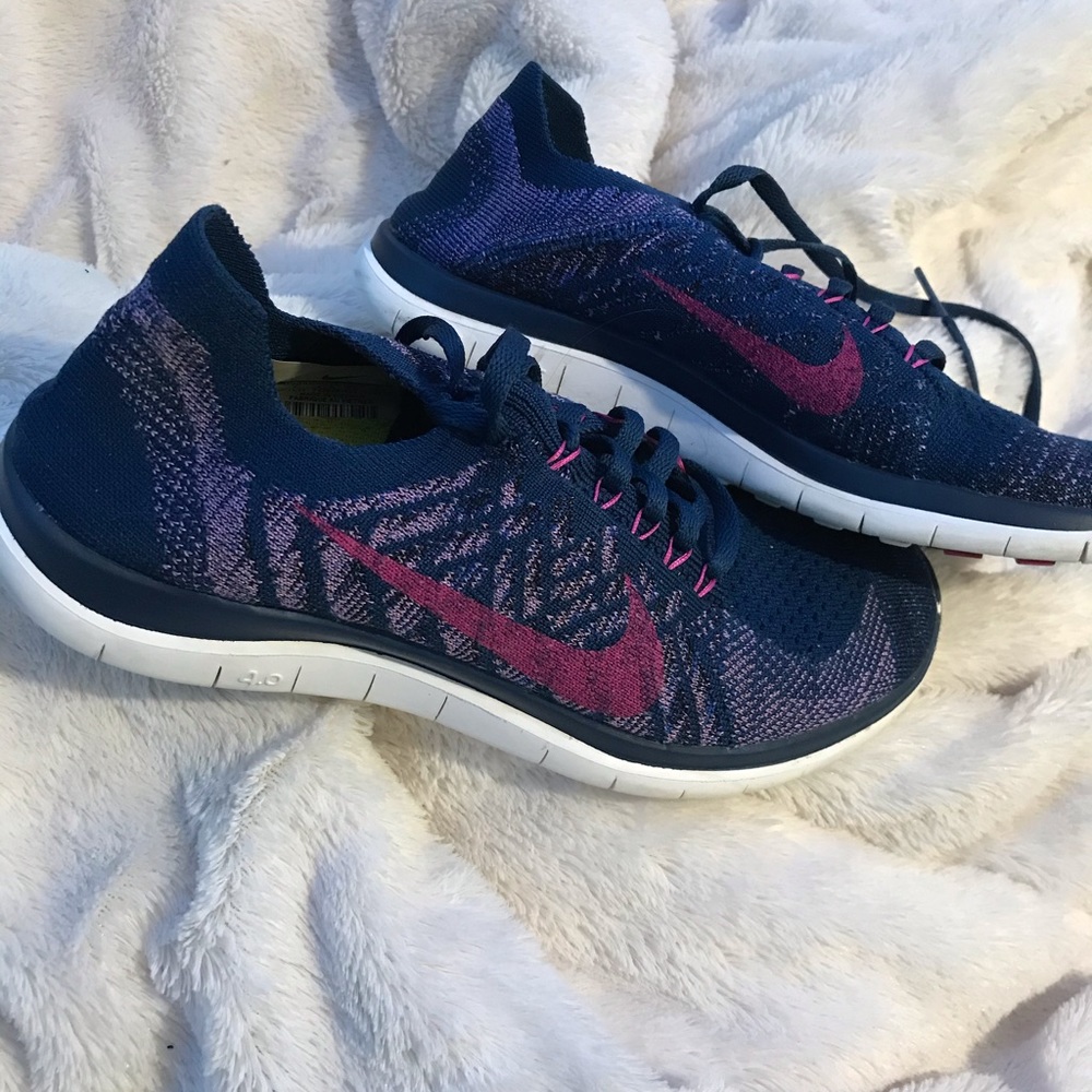 Women’s Nike fly knit running shoes